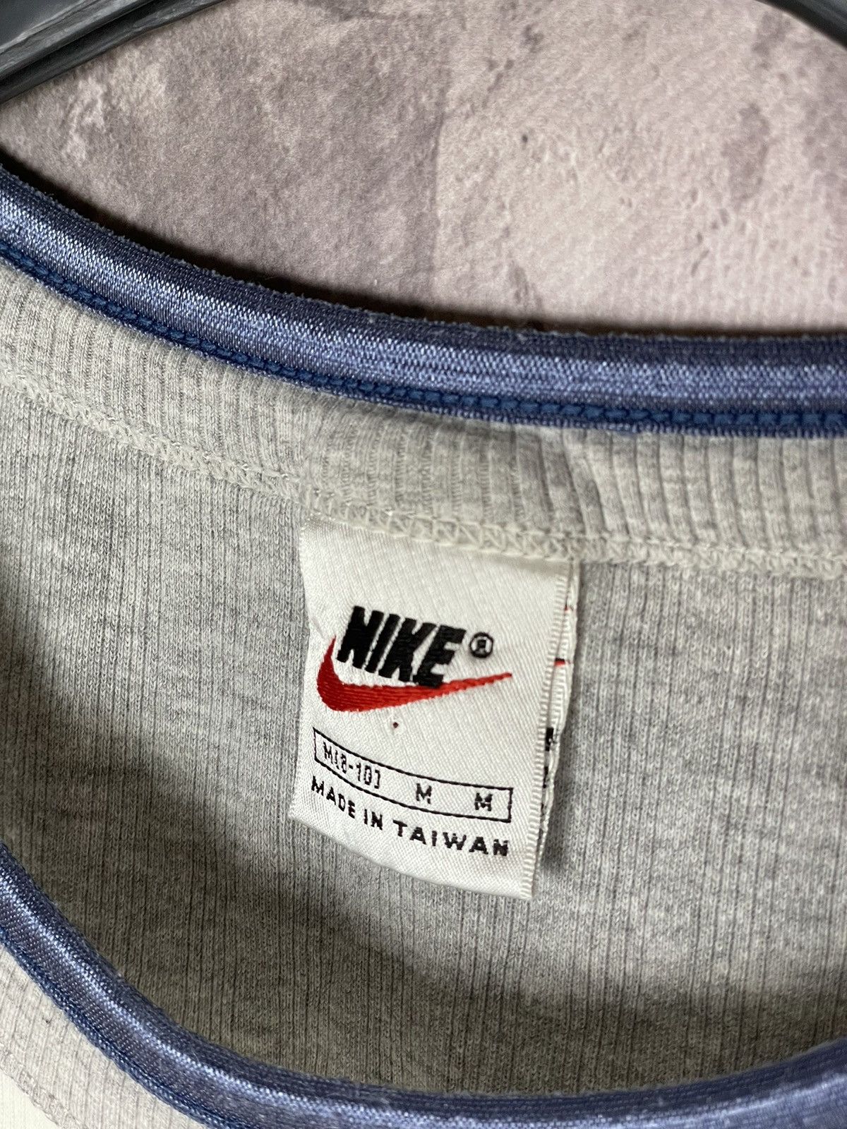 Nike × Vintage Vintage Y2K Nike Center Logo Rare 90s Tshirt Size M / US 6-8 / IT 42-44 - 8 Thumbnail