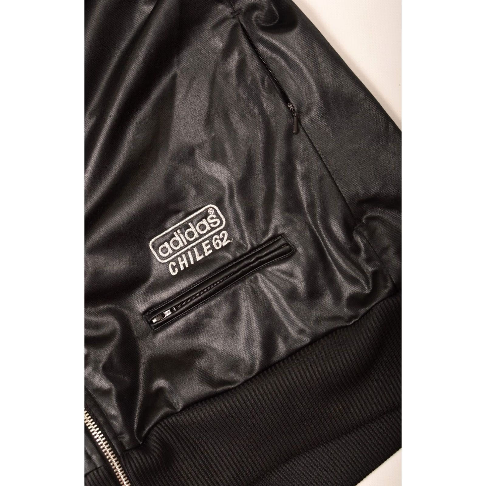 Adidas Adidas Chile 62 Vintage 2009 Shiny Black Track Jacket S Men Size S E88657 Size US S / EU 44-46 / 1 - 3 Thumbnail