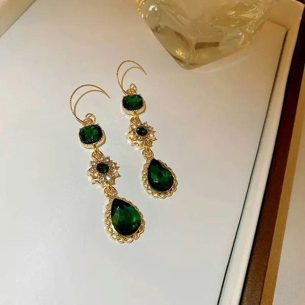 Other Women's Green Crystal Long Dangle Drop Earrings Size ONE SIZE - 3 Thumbnail