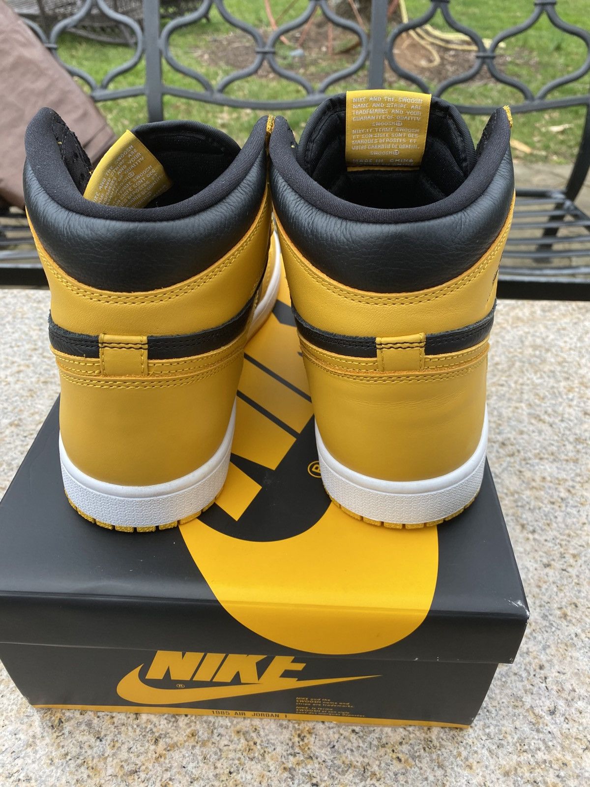 Nike Nike Air Jordan 1 Retro Pollen Yellow Men 10.5 555088-701 Size US 10.5 / EU 43-44 - 4 Thumbnail
