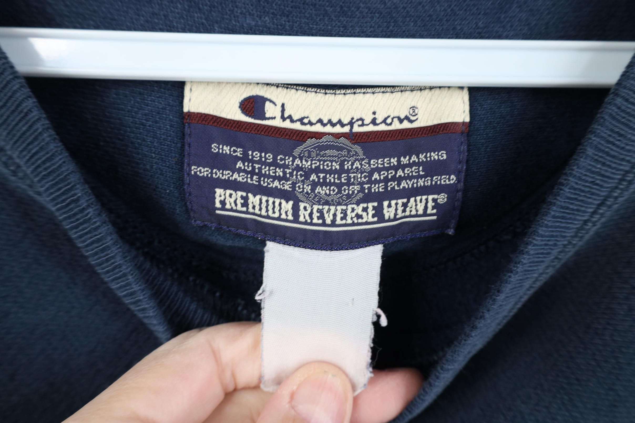 Champion Vintage 90s Champion Reverse Weave Medallion Sweatshirt Blue Size US XXL / EU 58 / 5 - 12 Thumbnail