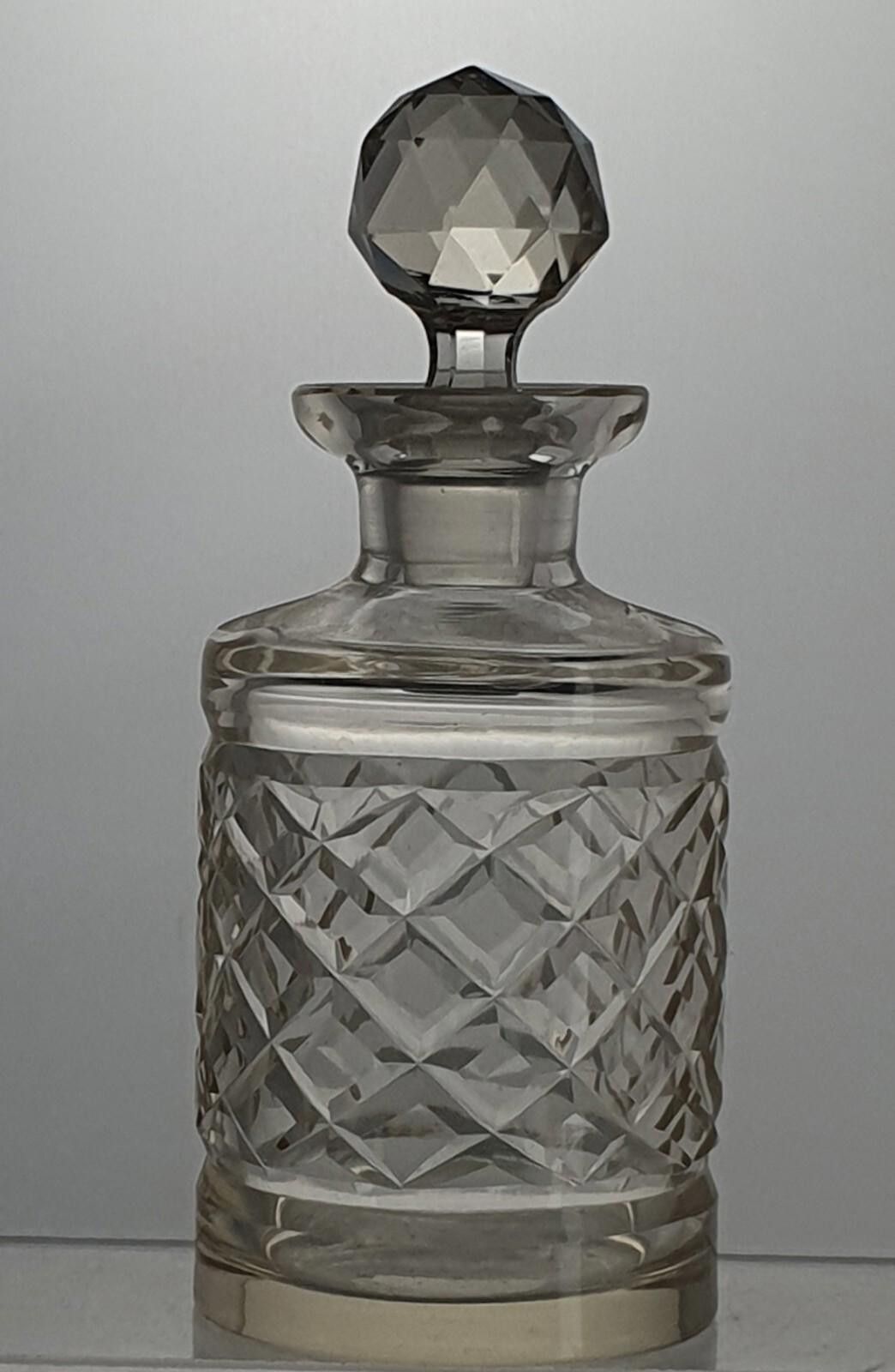 The Unbranded Brand Antique Cut Crystal Set of 2 Bottles with Stopper Size ONE SIZE - 4 Thumbnail