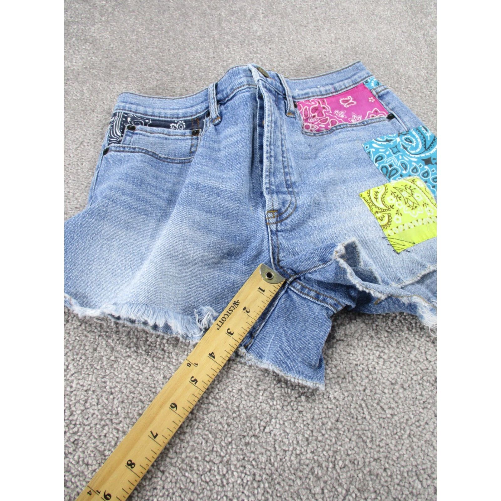Jessica Simpson Jessica Simpson Shorts Women 28 Denim Patchwork Cut-Off Blue American Womens Size 28" / US 6 / IT 42 - 3 Thumbnail