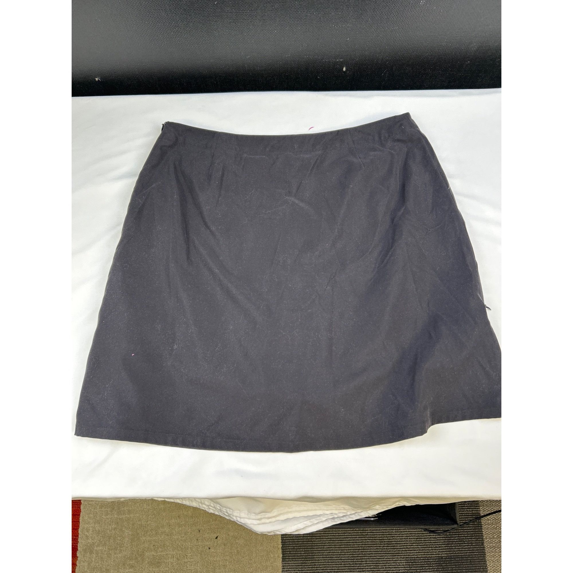 Patagonia Patagonia womens black skort with side zippers size 12 SKU 6 Size 34" / US 12 / IT 48 - 2 Thumbnail