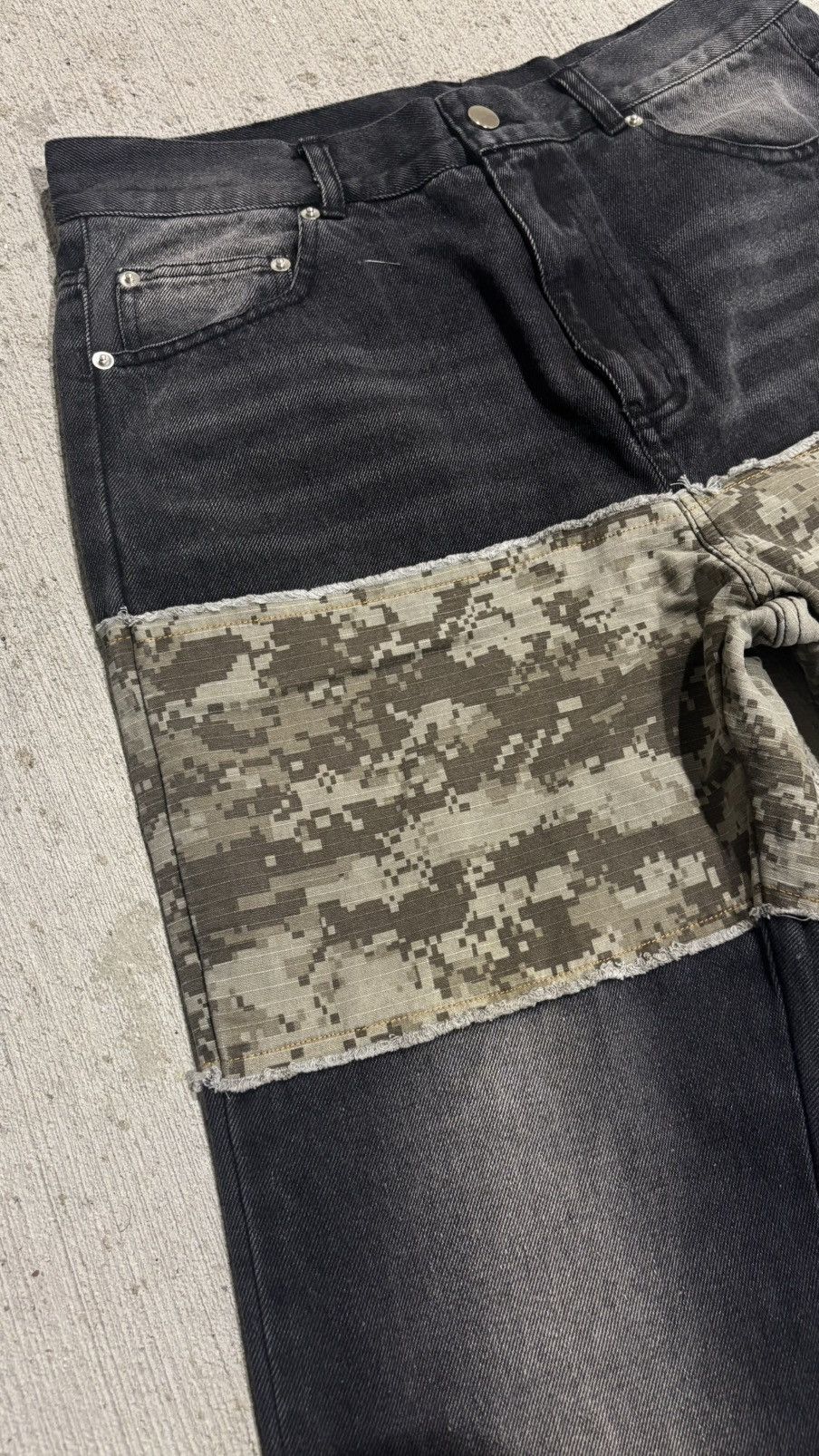 Other Nothing Into Something Digital Camo Denim Size US 34 / EU 50 - 4 Thumbnail