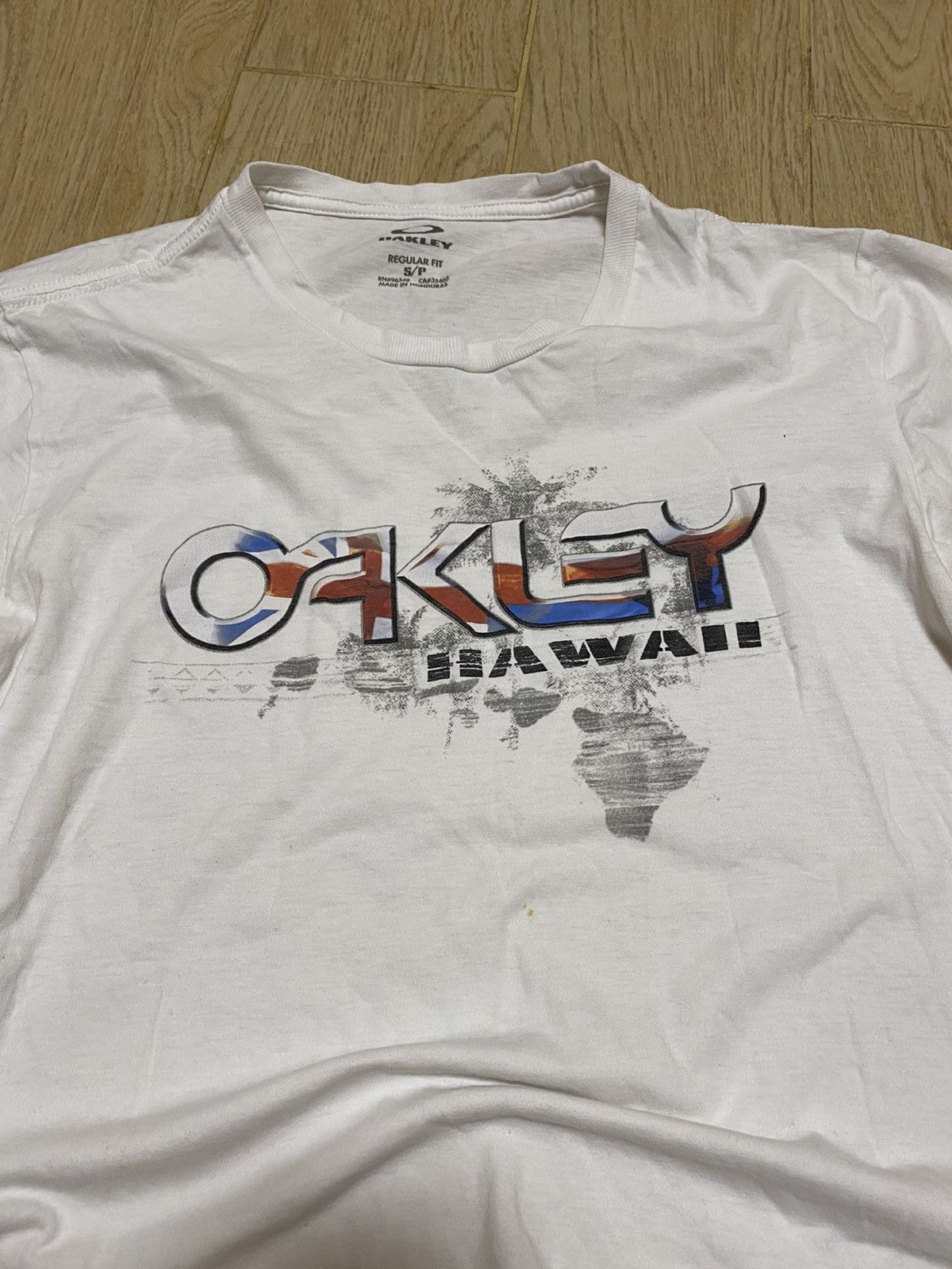 Japanese Brand × Oakley Vintage Oakley Hawaii vintage distressed t shirt Size US S / EU 44-46 / 1 - 4 Thumbnail