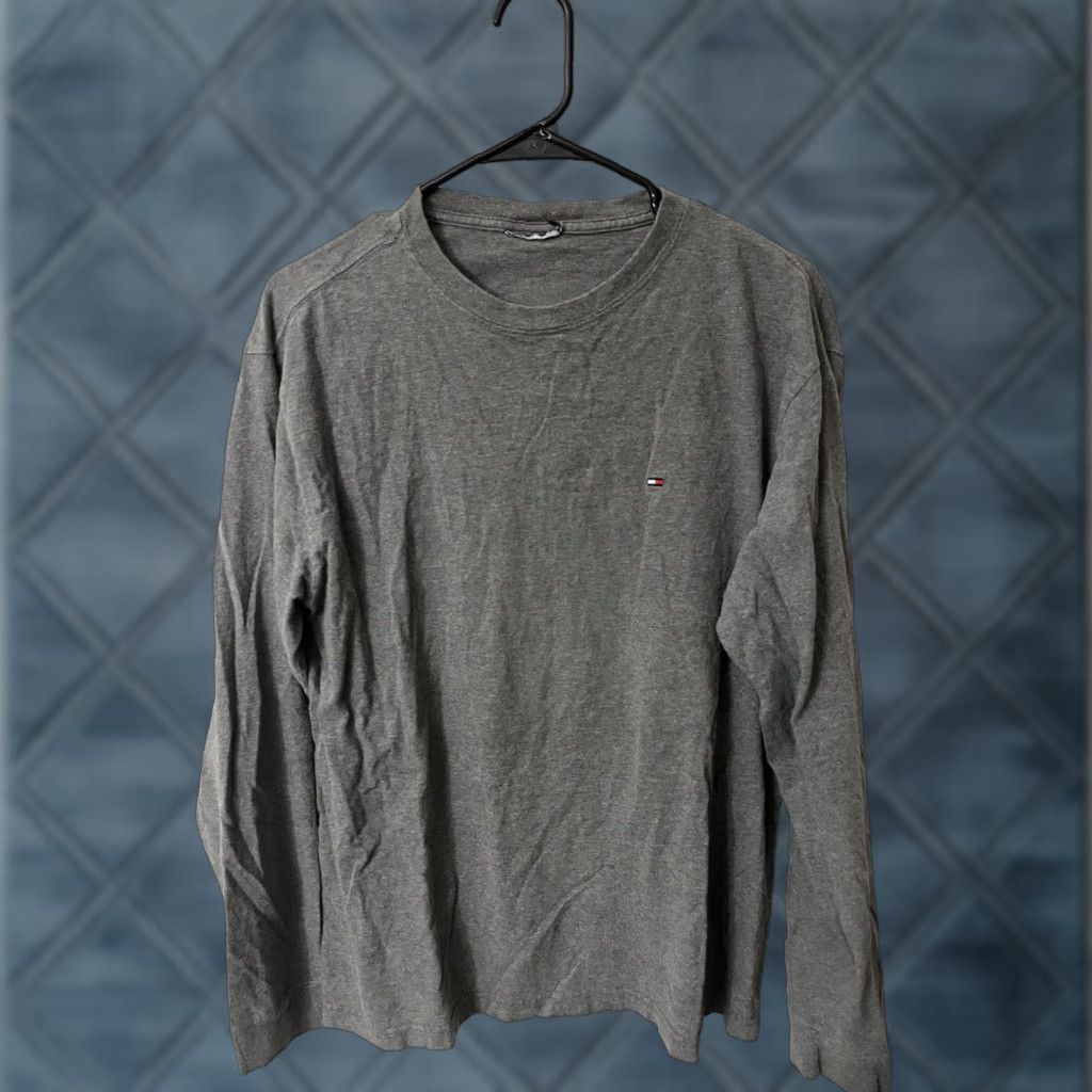 Tommy Hilfiger Tommy Hilfiger T-Shirt Men Gray Long Sleeve Crew Neck Pullover Size L Classic Knit 100% Cotton Logo Tee Shirt - Casual Everyday Wear Mens Size US L / EU 52-54 / 3 - 1 Thumbnail