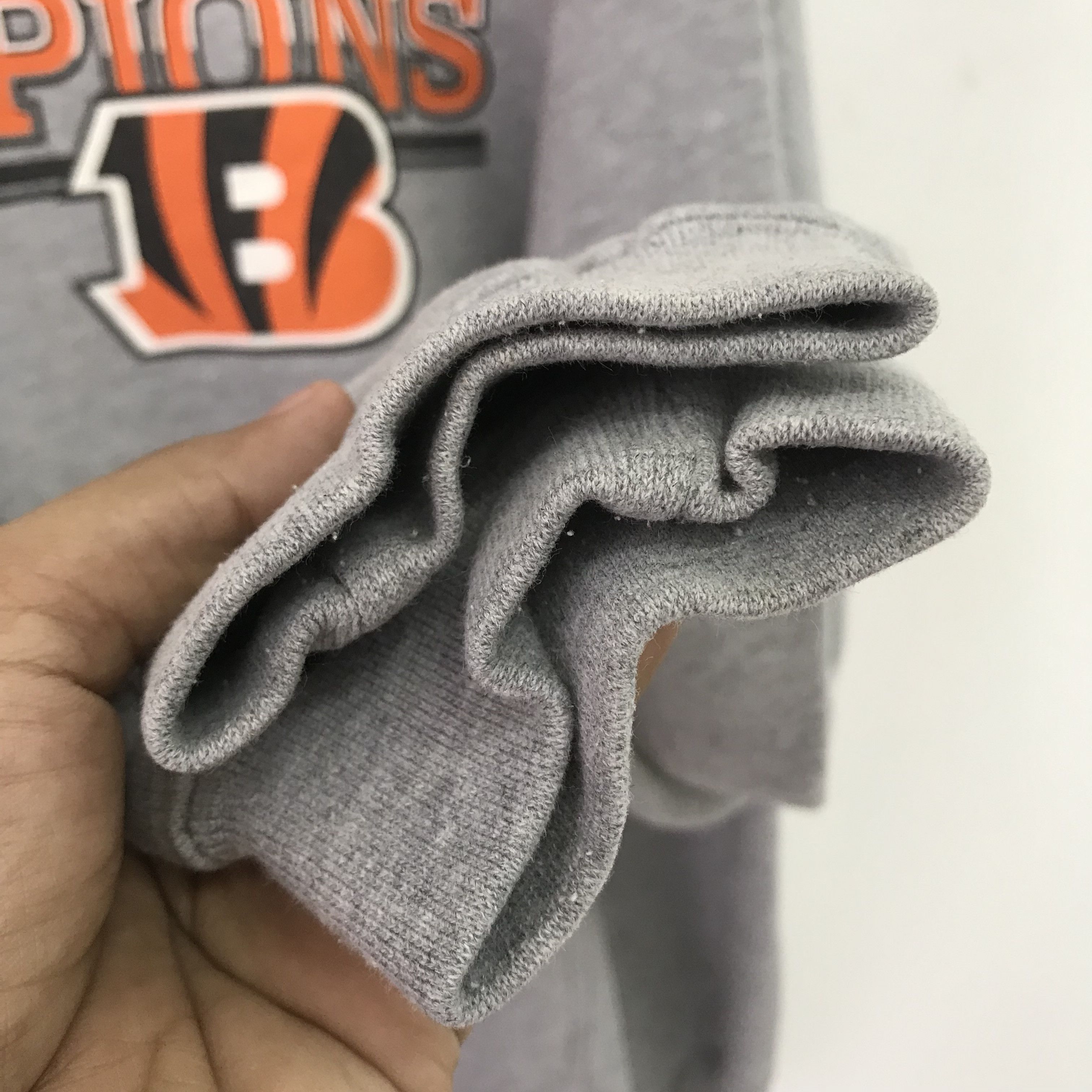 Vintage Vintage Y2K Cincinnati Bengals Sweater - 562 Size US L / EU 52-54 / 3 - 7 Thumbnail