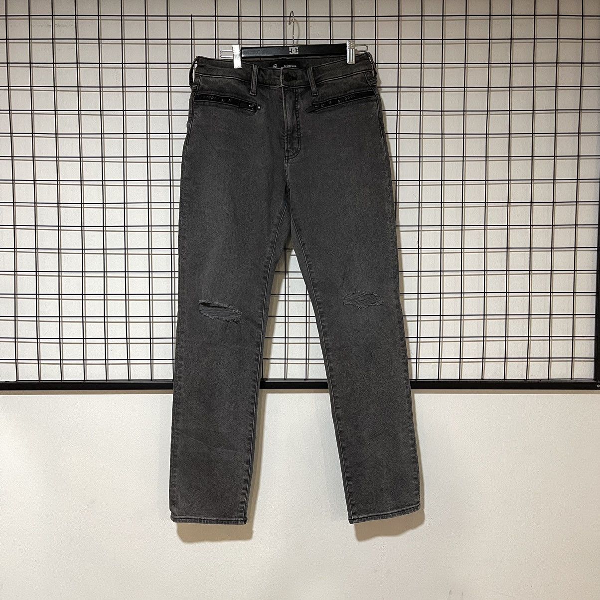 GU × Japanese Brand × Undercover GU X UNDERCOVER Faded Ripped Jeans Size US 30 / EU 46 - 13 Thumbnail