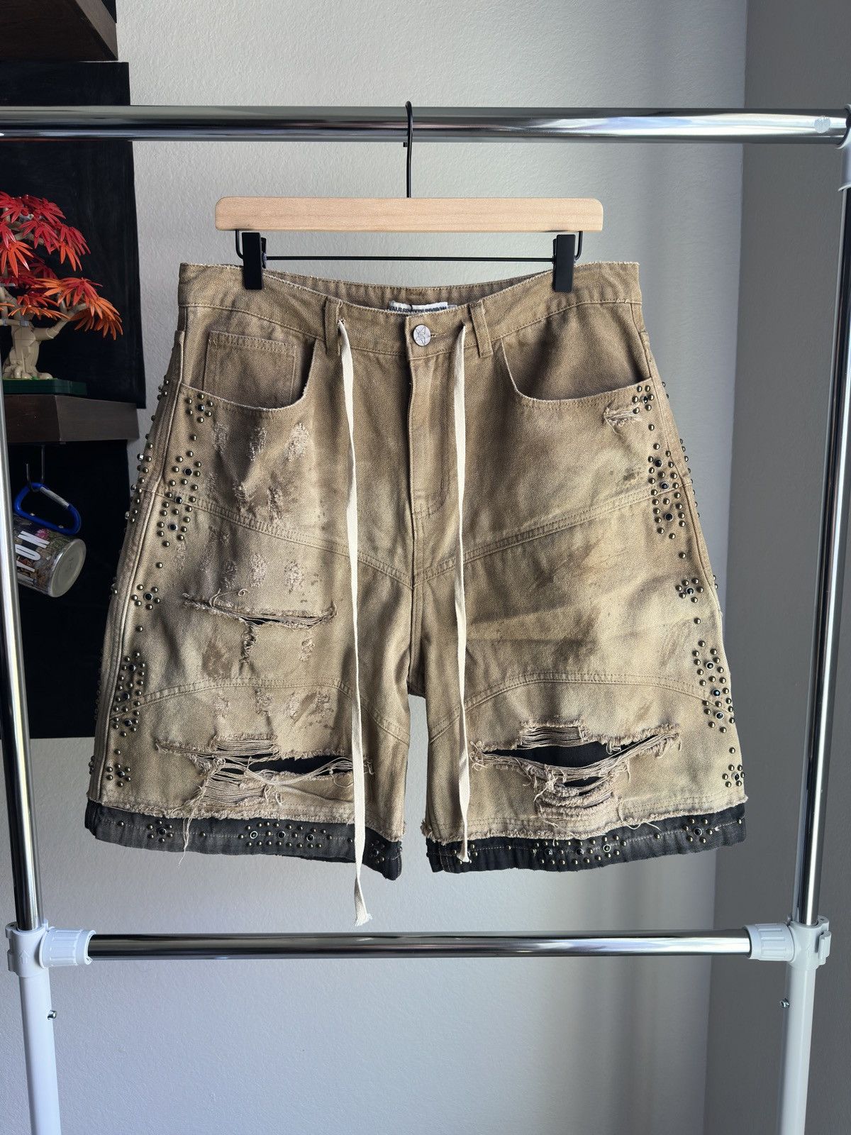 Vale Vale Cream Studded Double Jorts Size US 30 / EU 46 - 1 Thumbnail
