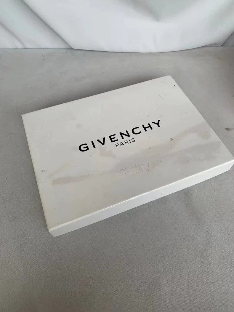 Givenchy Givenchy GVC Magenta Handbag Size ONE SIZE - 2 Thumbnail
