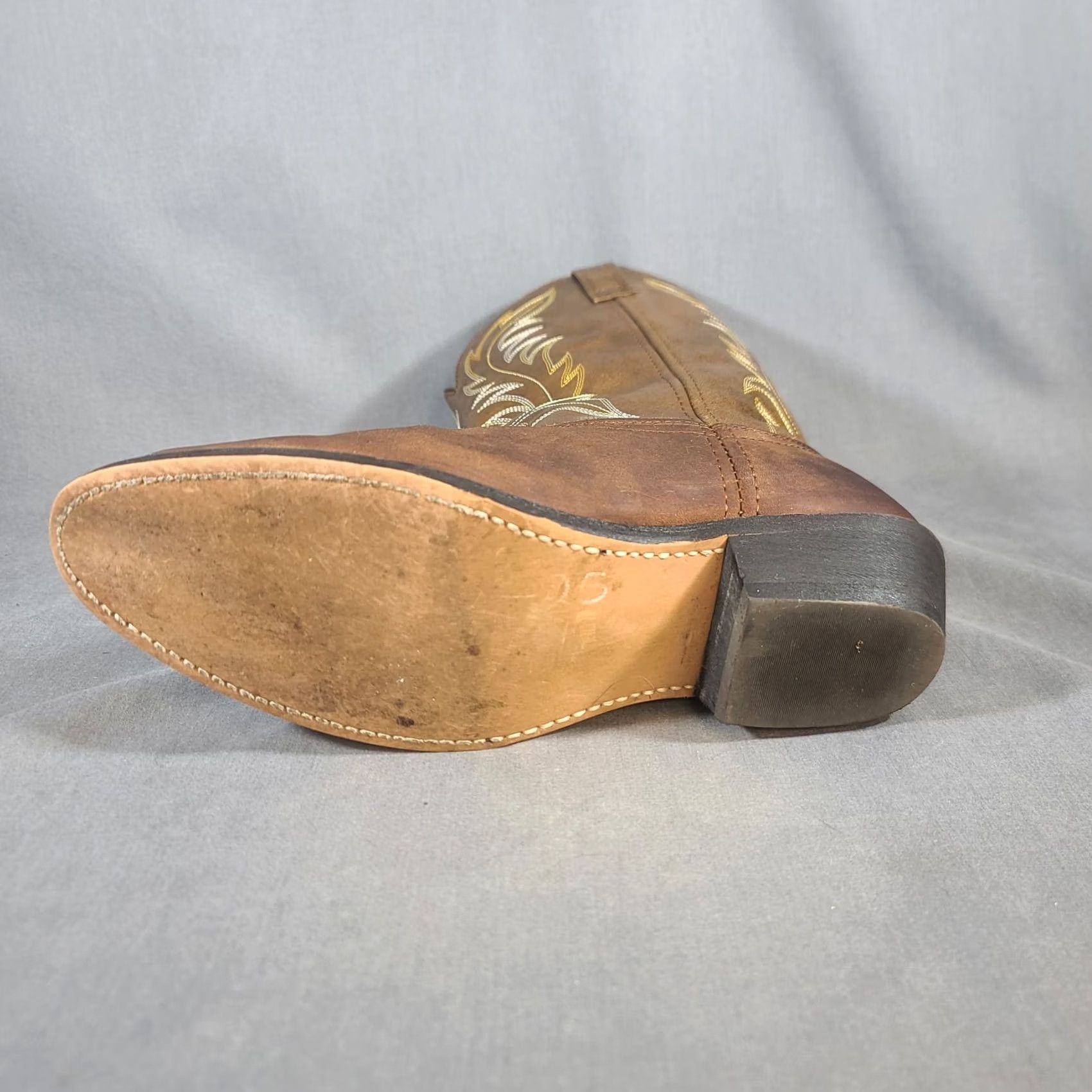 Vintage Laredo Boots Womens Kadi Western Round Toe Mid-Calf Brown Leather Size 10M KS 42 EU 7.5 UK 7.5 US 10 Footwear Cowboy Theme Mens Womens Girls379 Size US 10 / IT 40 - 7 Thumbnail