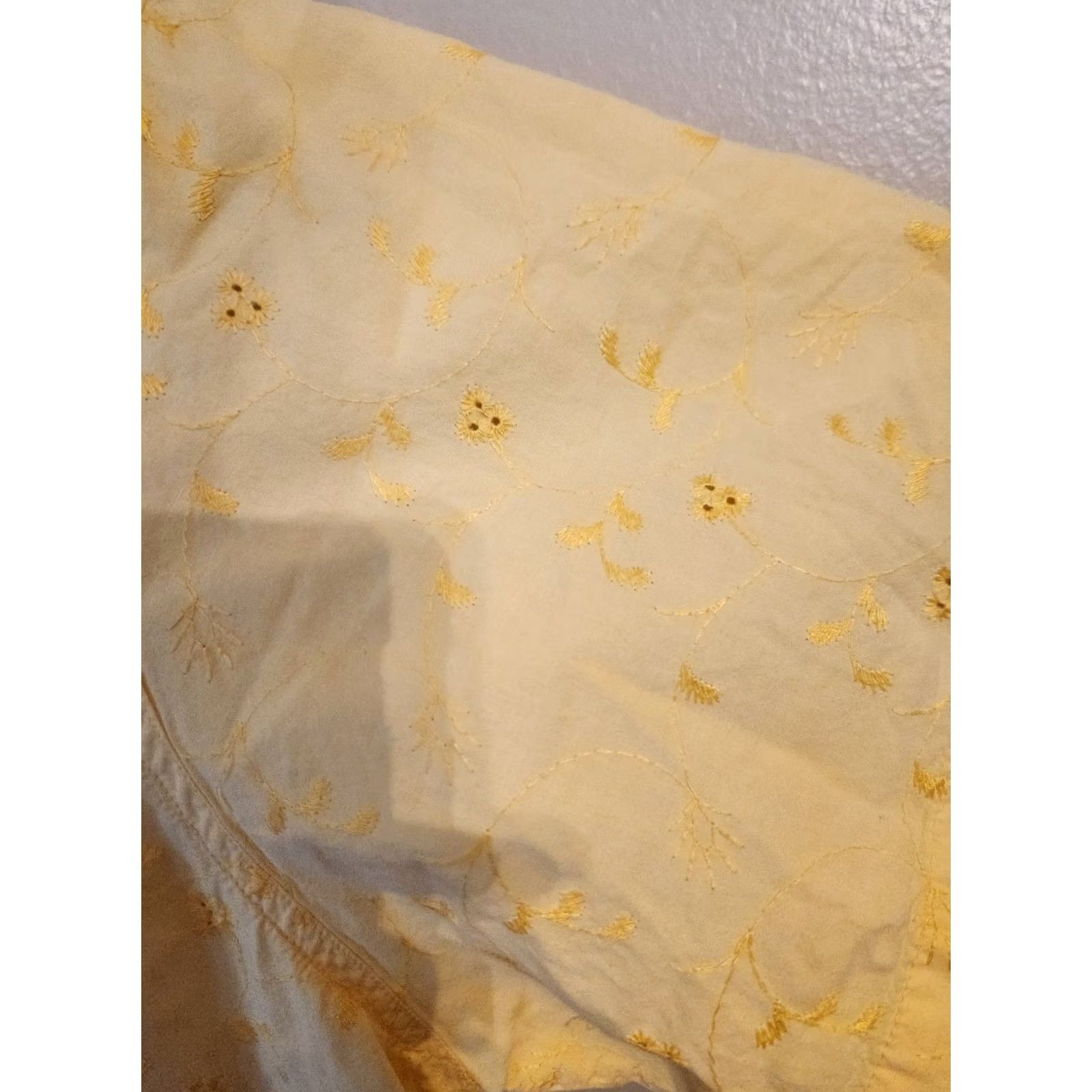 Vintage Bobbie Brooks Woman Yellow Floral Embroidered Short Sleeve Camp Shirt 26 28 Size 4XL / US 24-26 - 5 Thumbnail