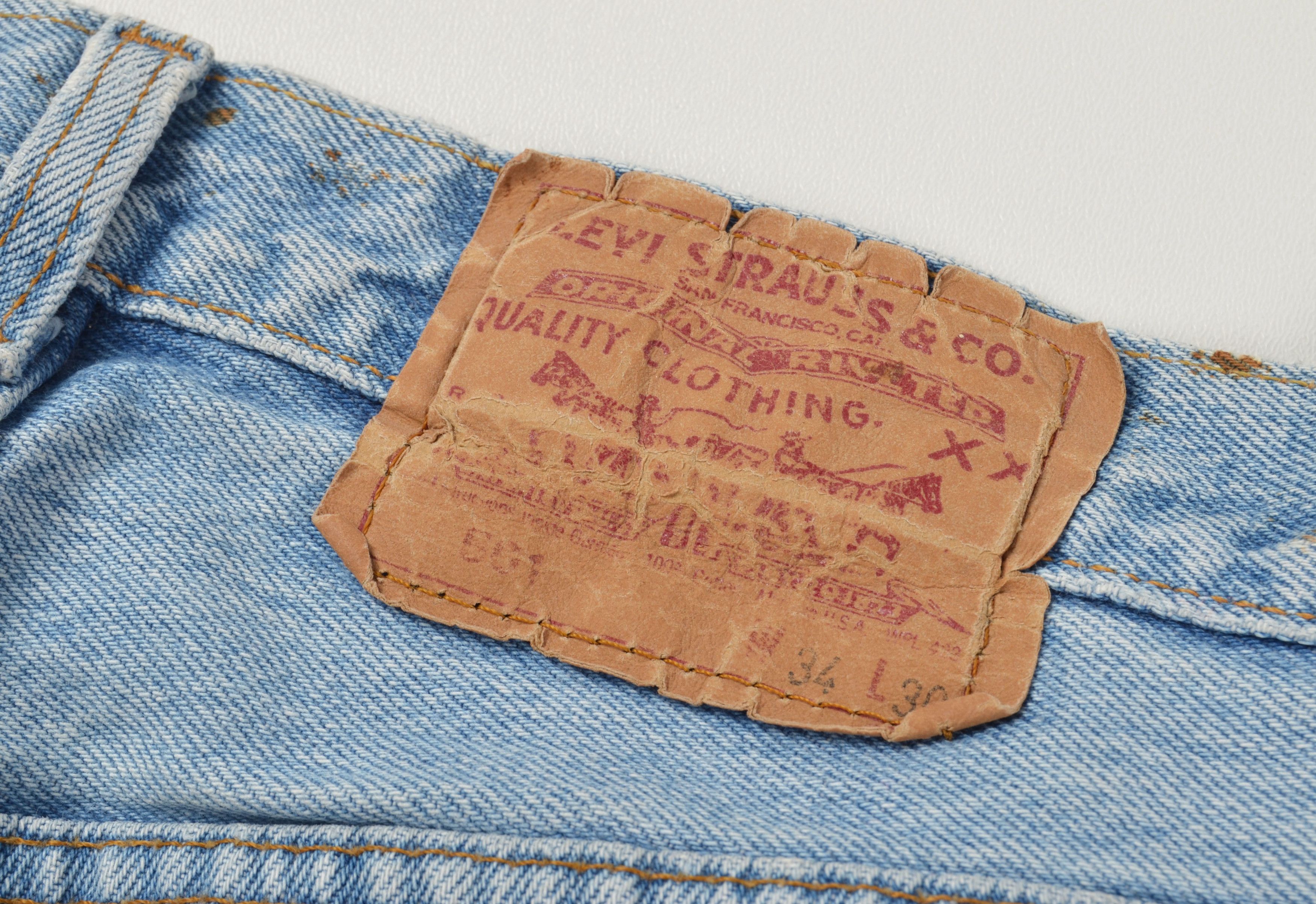 Levi's Vintage Levis 501 90's Made in USA Distressed Blue Jeans Size US 34 / EU 50 - 12 Thumbnail