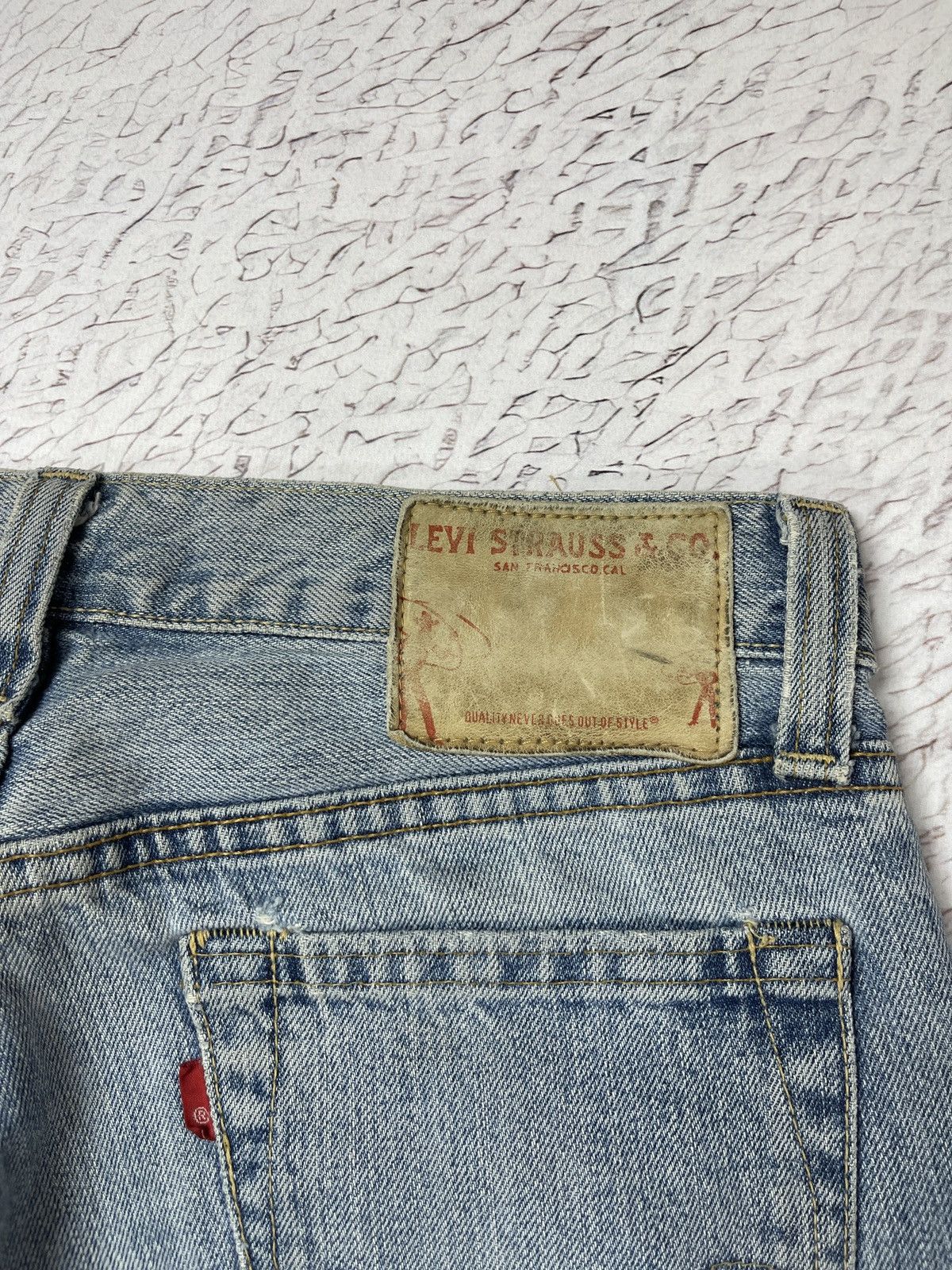 Levi's Levi’s premium vintage 90s made in USA blue washed jeans Size US 30 / EU 46 - 19 Thumbnail