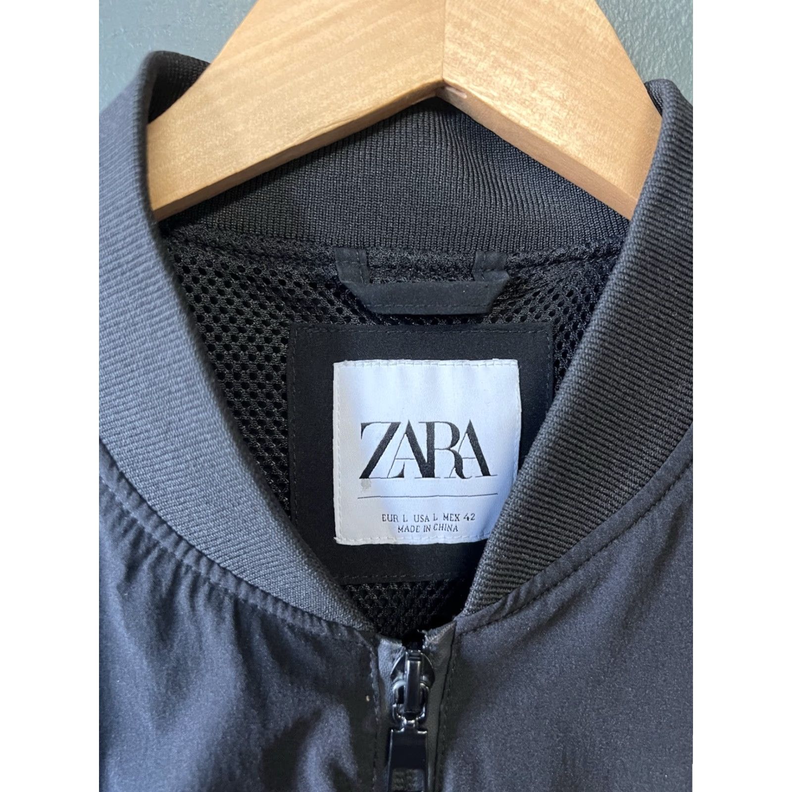 Zara Zara Jacket Windbreaker Softshell Black L Womens Full Zip 26in 22in Pit to Pit Size L / US 10 / IT 46 - 3 Thumbnail