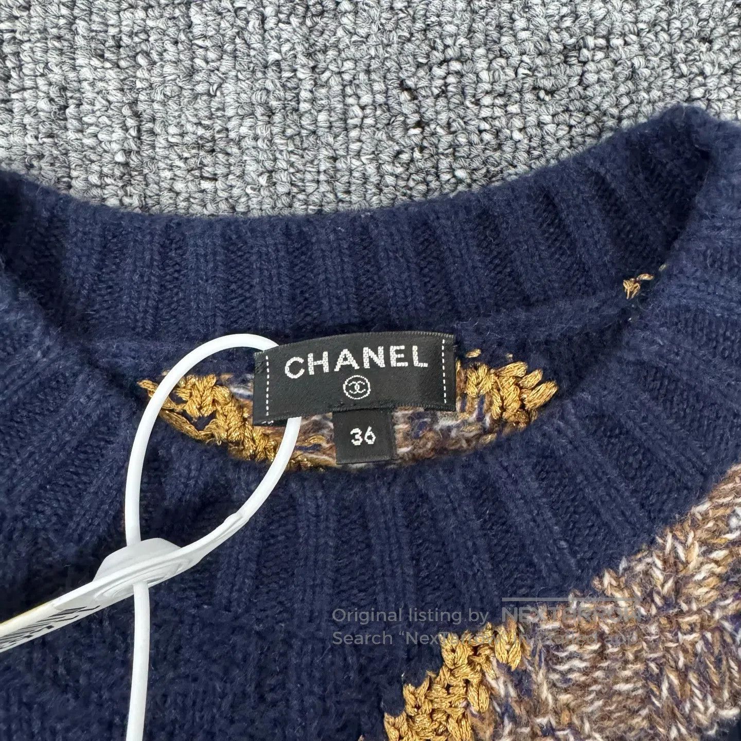 Chanel Chanel Double "C" gold coin logo; dark blue cashmere sweat Size S / US 4 / IT 40 - 6 Thumbnail