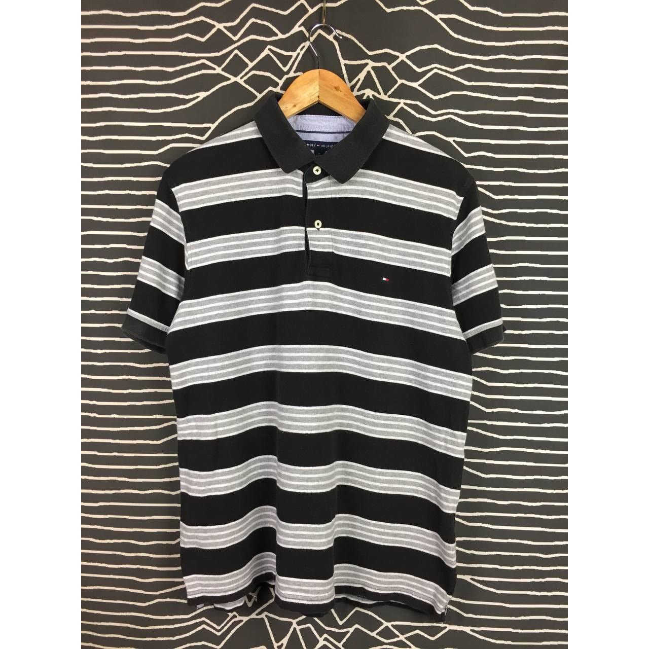 Tommy Hilfiger Tommy Hilfiger Small Logo Classic Fit Striped Polo Shirt Size US L / EU 52-54 / 3 - 1 Thumbnail