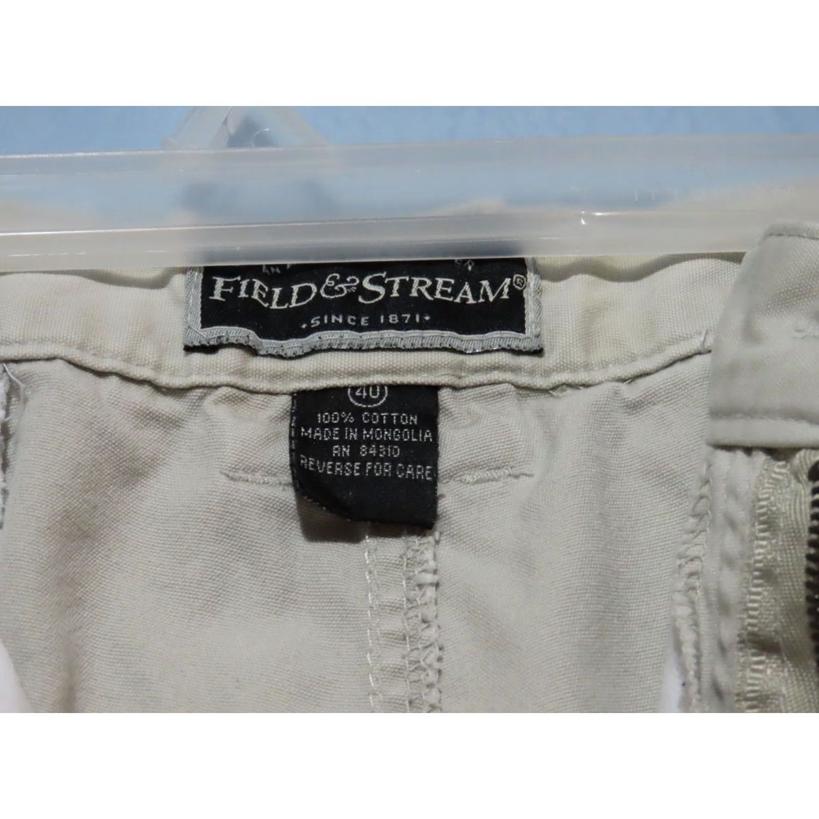 Vintage Field & Stream Men's Khaki Cargo Shorts 7" Inseam Size 40 Beige Nylon Cargo Pocket Flat Front Regular Waist 7" Inseam Summer Outdoor Mens Size US 40 / EU 56 - 4 Thumbnail
