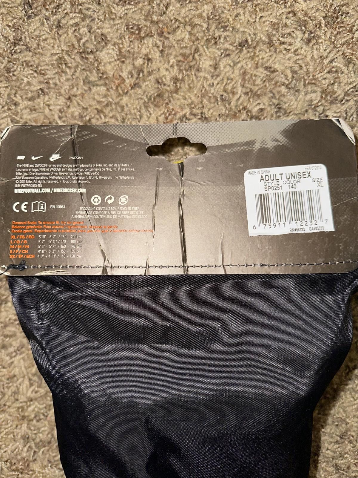 Nike Nike Shin Pads Shield Size ONE SIZE - 9 Thumbnail