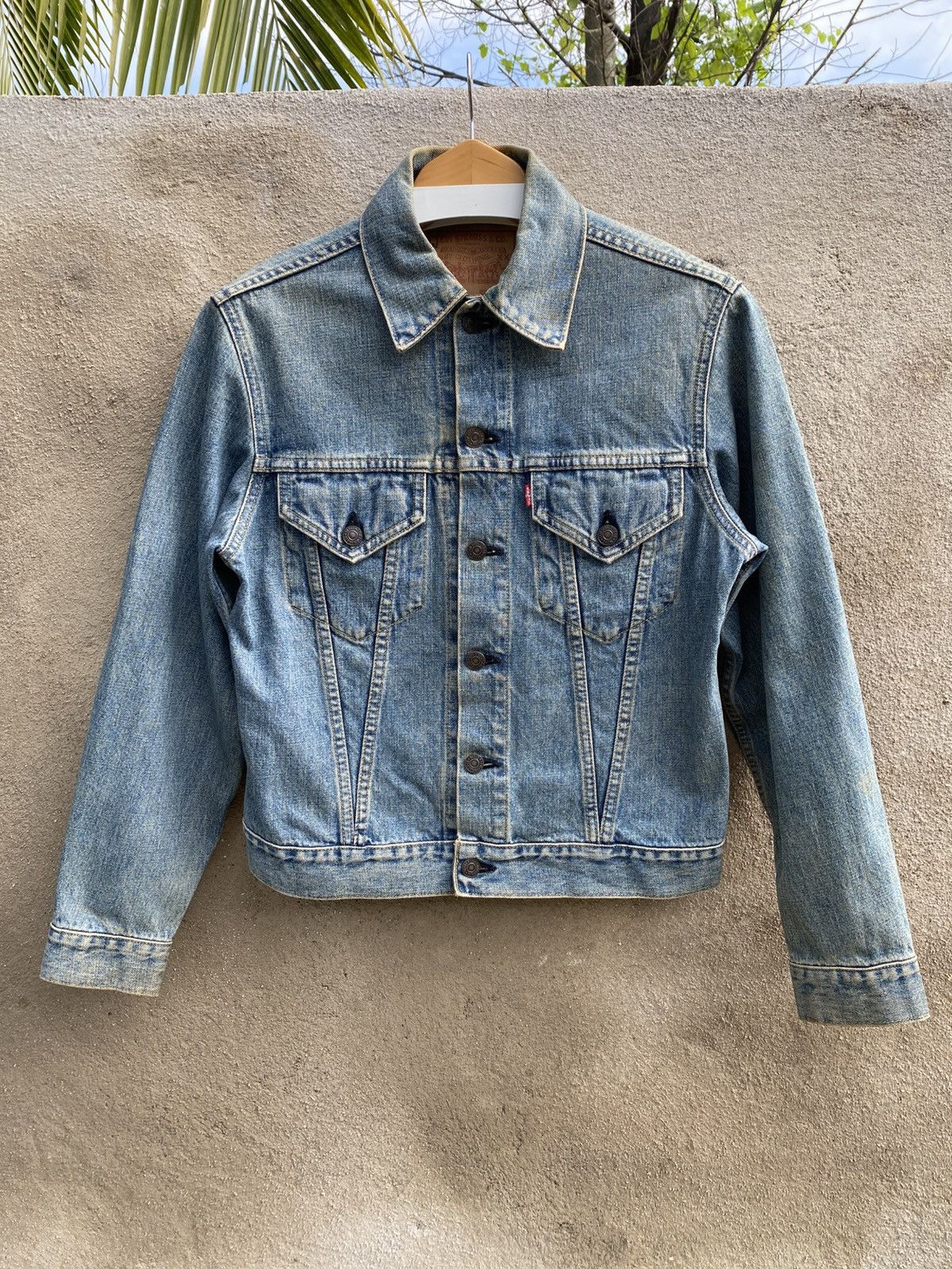 Levi's × Levi's Vintage Clothing × Vintage size 36 vintage levi's 557 big E trucker denime jacket Size US S / EU 44-46 / 1 - 1 Thumbnail