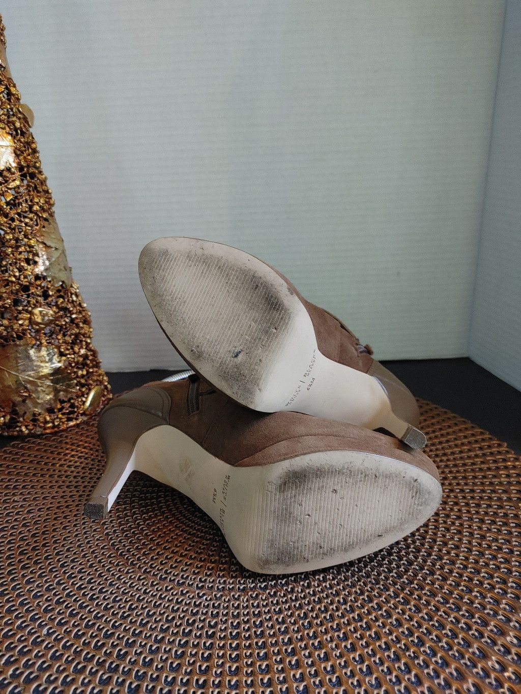 White House Black Market White House Black Market Suede Booties Size 6.5M Size US 6 / IT 36 - 8 Thumbnail