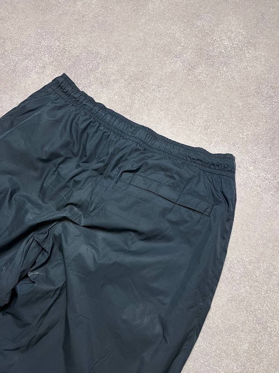 Nike Vintage Nike Swoosh Baggy Nylon Trackpants Y2K M Size US 32 / EU 48 - 6 Thumbnail