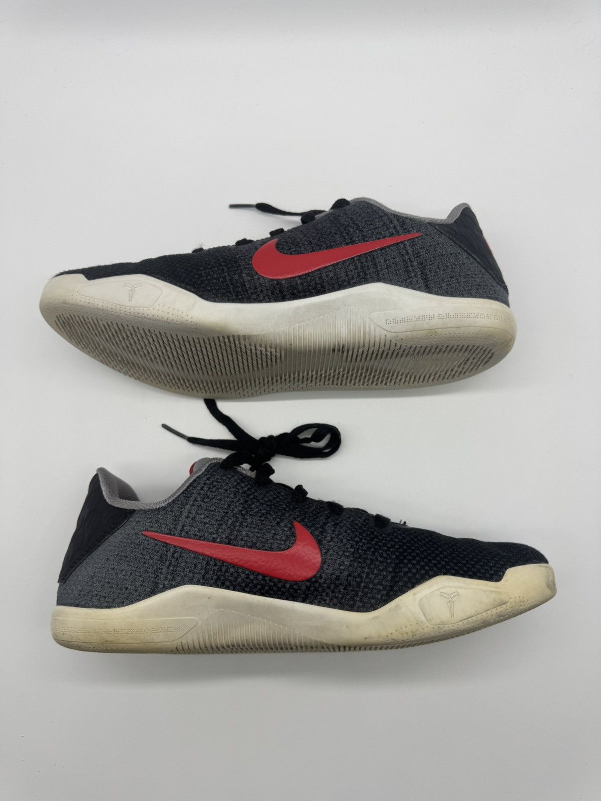 Nike Nike Kobe 11 Elite Low Tinker Hatfield Youth Size 7 (7Y) Size US 7 / EU 40 - 3 Thumbnail