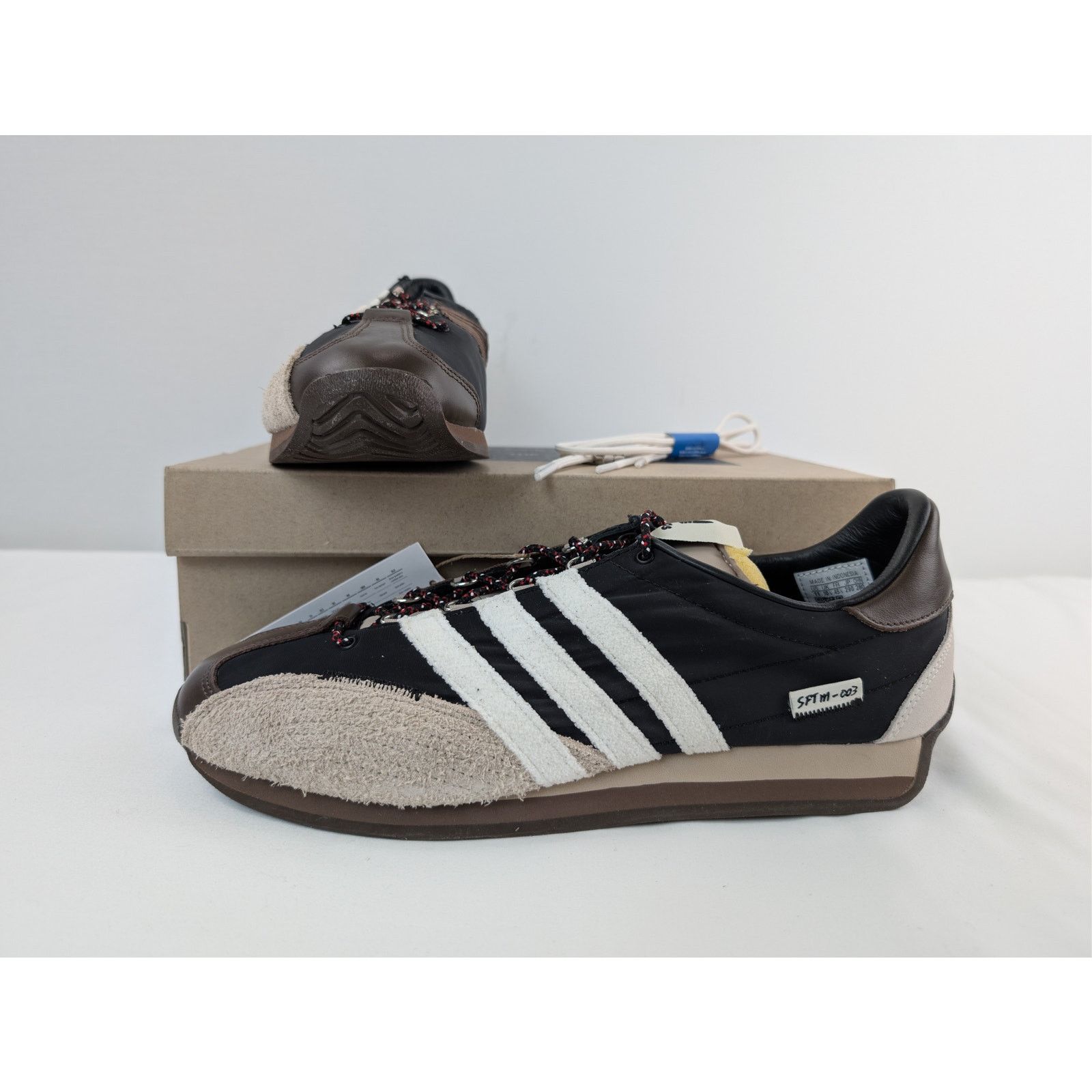 Adidas × Song For The Mute o1rshd1 Country OG sneakers in Black Wonder Beige Size US 11 / EU 44 - 19 Thumbnail
