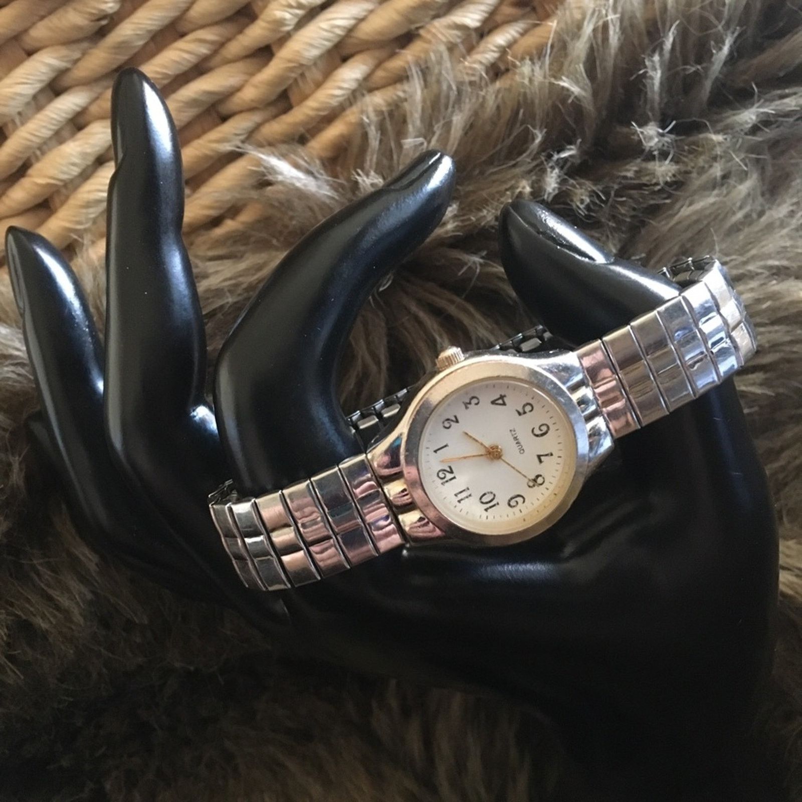 Other Ladies silver stretch band quartz watch Size ONE SIZE - 2 Thumbnail