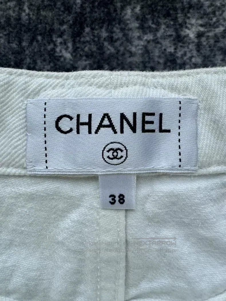 Chanel Chanel 25P White CC Waist Denim Jeans. Size US 38 / EU 54 - 5 Thumbnail