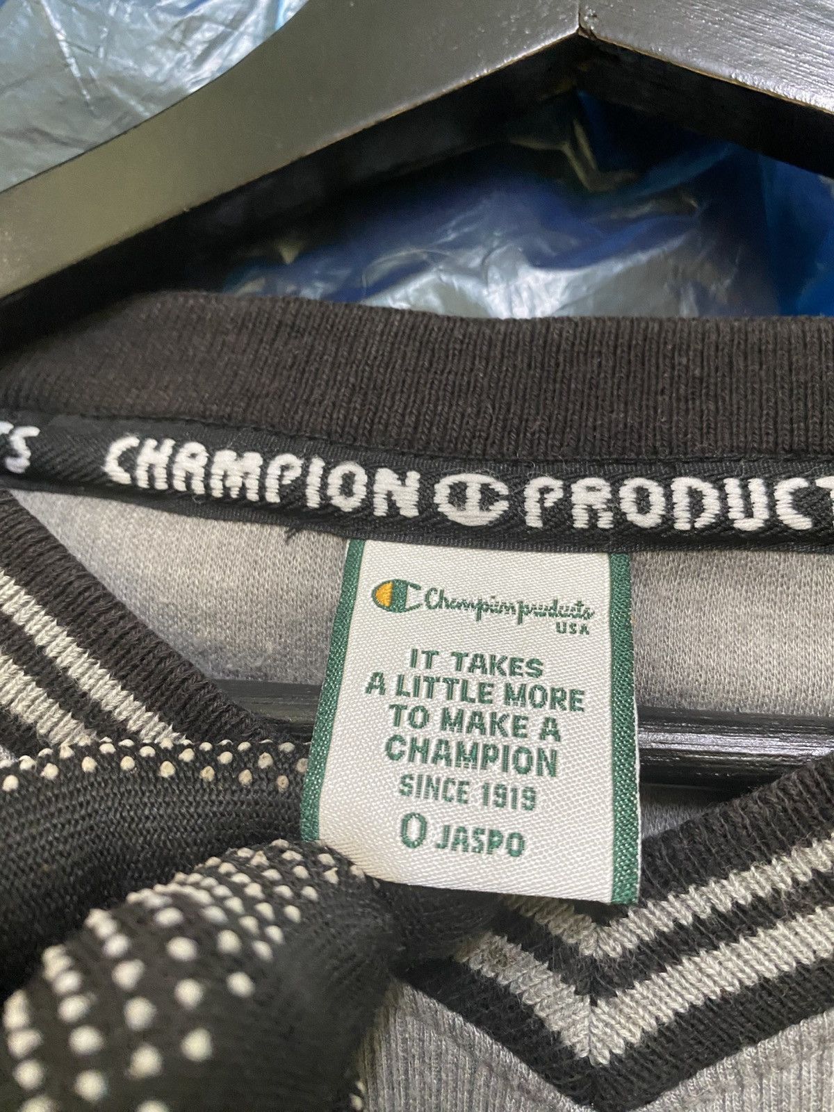 Champion Vintage Champion Products V-Neck Sweatshirt Gray Japan Tag Size US M / EU 48-50 / 2 - 6 Thumbnail