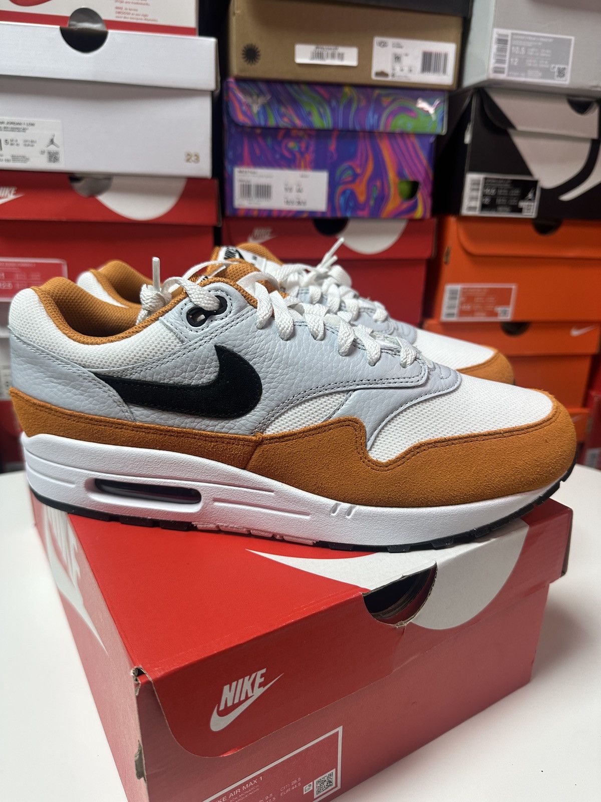 *New* Nike Men's Air Max 1 White Black Monarch Size 10.5