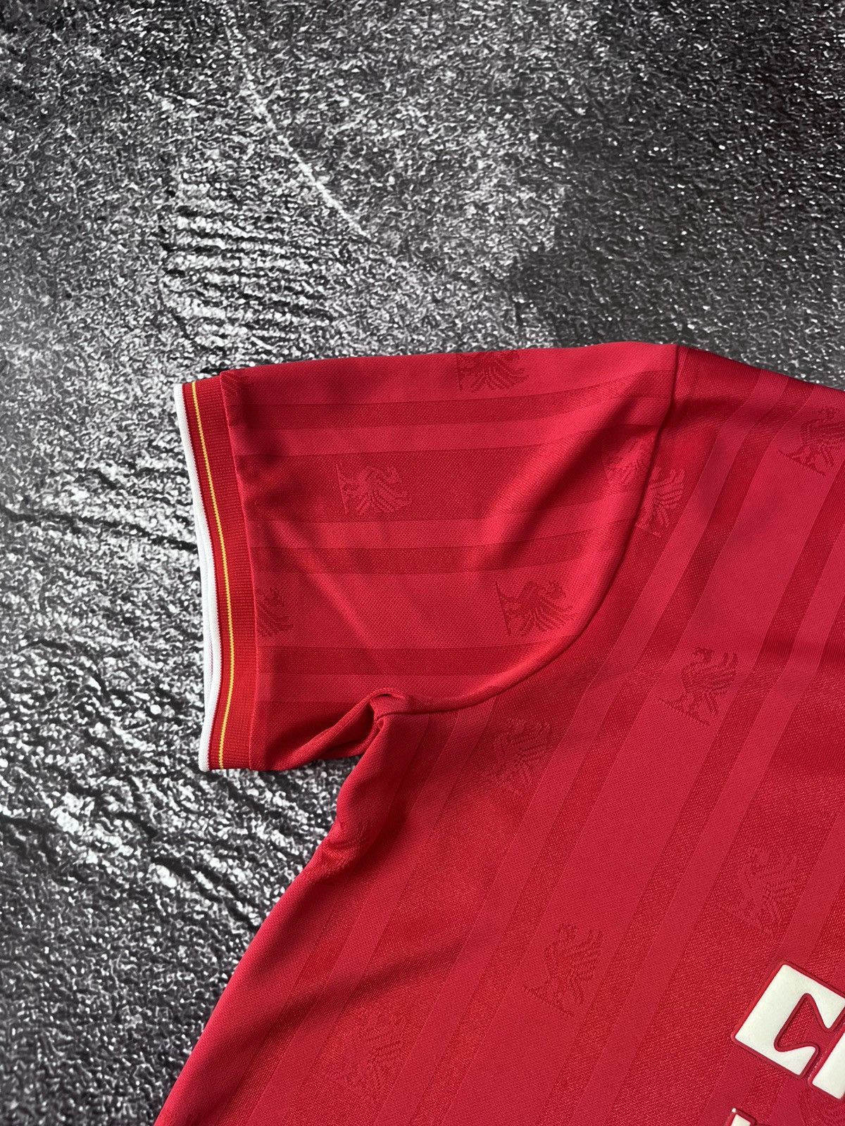 Vintage 1982-85 Liverpool F.L.C. Crown Paints shirt Jersey football Size US L / EU 52-54 / 3 - 4 Thumbnail