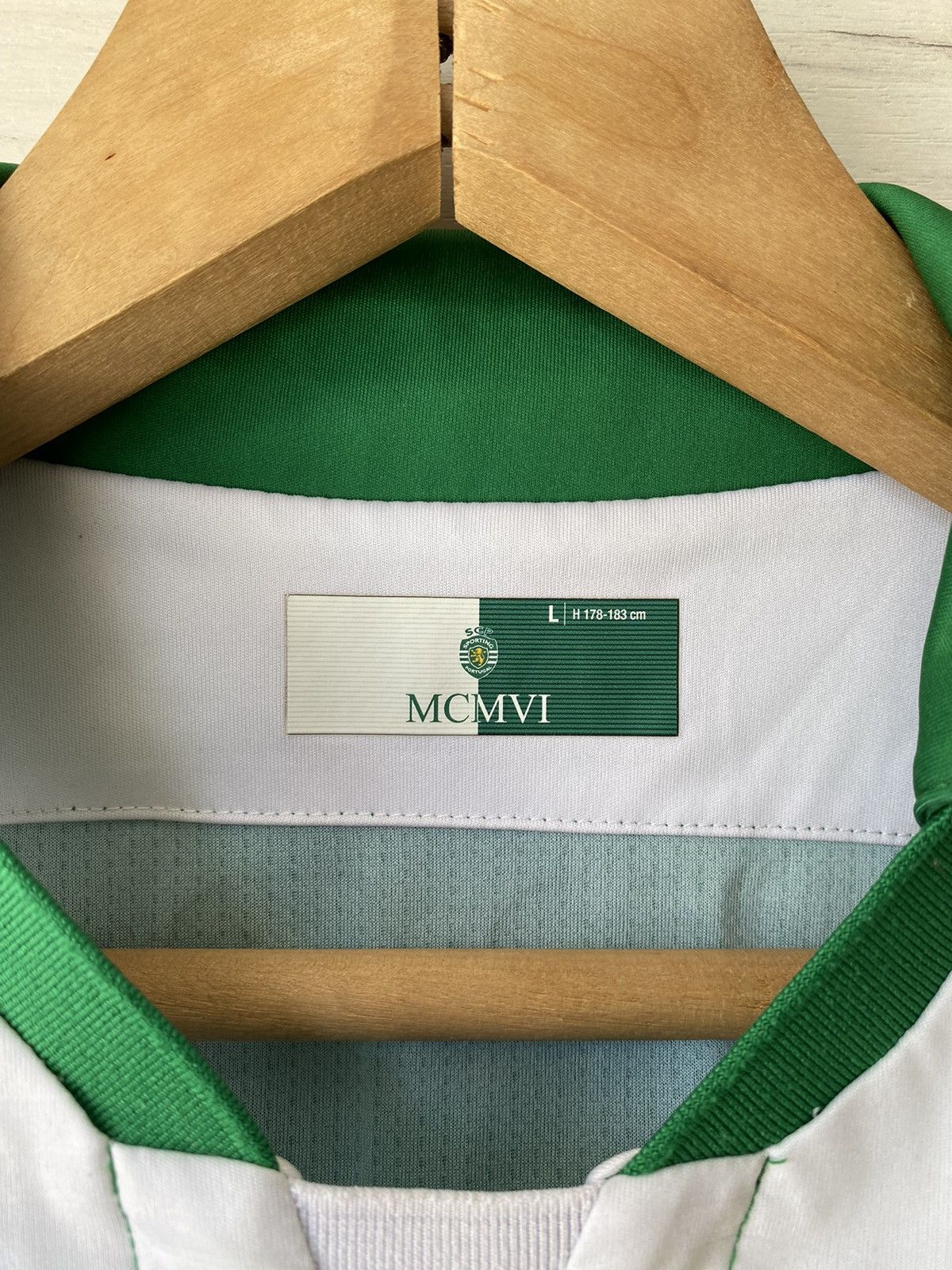 Macron 2016/17 MACRON Sporting Clube de Portugal Home Soccer Jersey Size US L / EU 52-54 / 3 - 6 Thumbnail