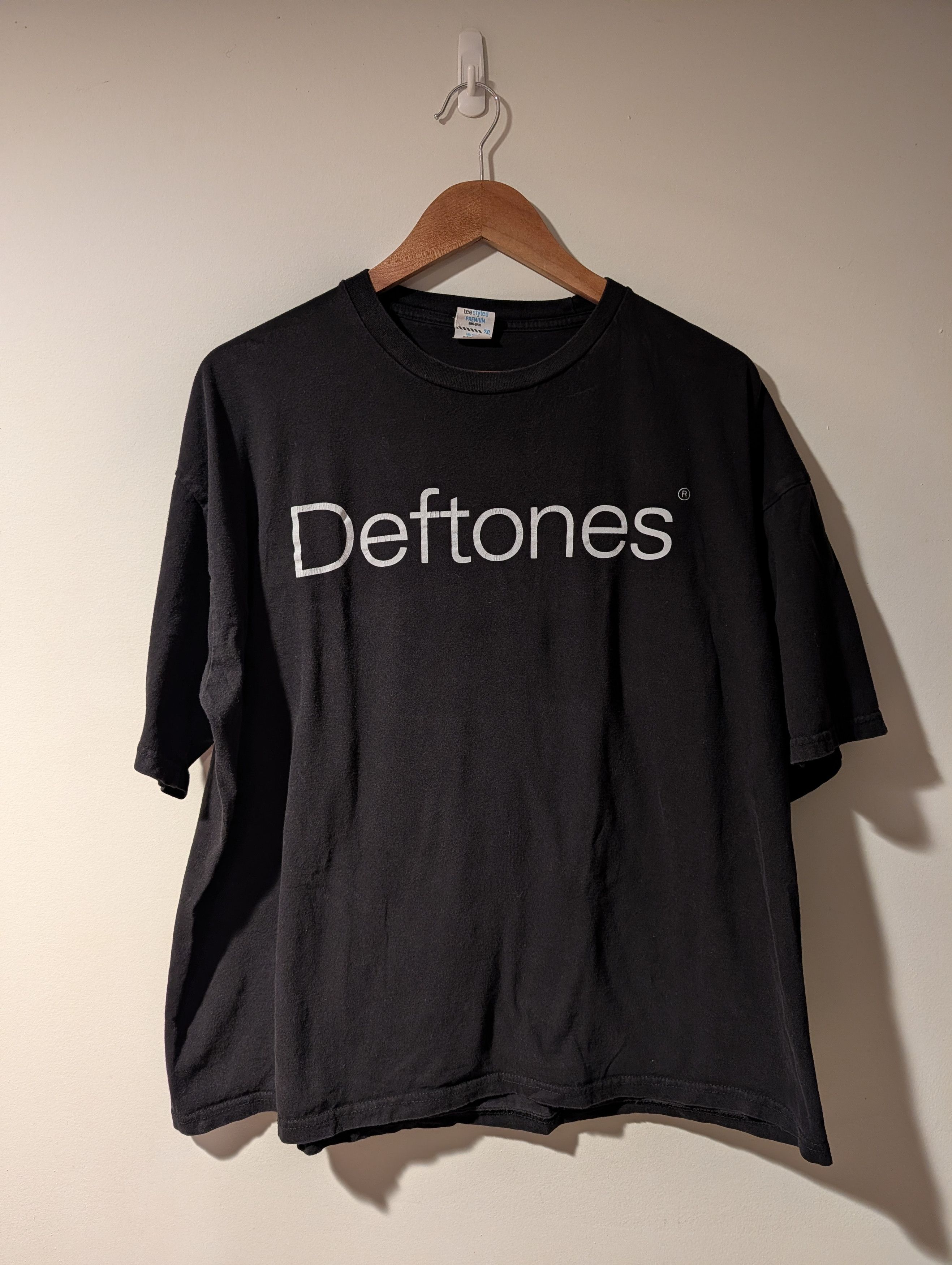 Band Tees Deftones Ohms 2020 Album Art Logo Double Sided 2XL T-Shirt Size US XXL / EU 58 / 5 - 1 Thumbnail
