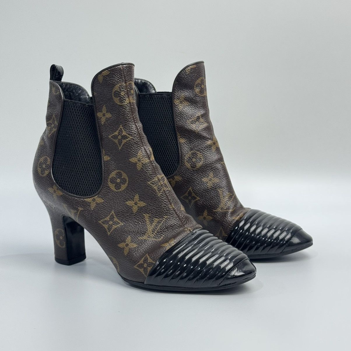 Louis Vuitton Louis Vuitton Monogram Revival Ankle Boots Size US 7.5 / IT 37.5 - 9 Thumbnail