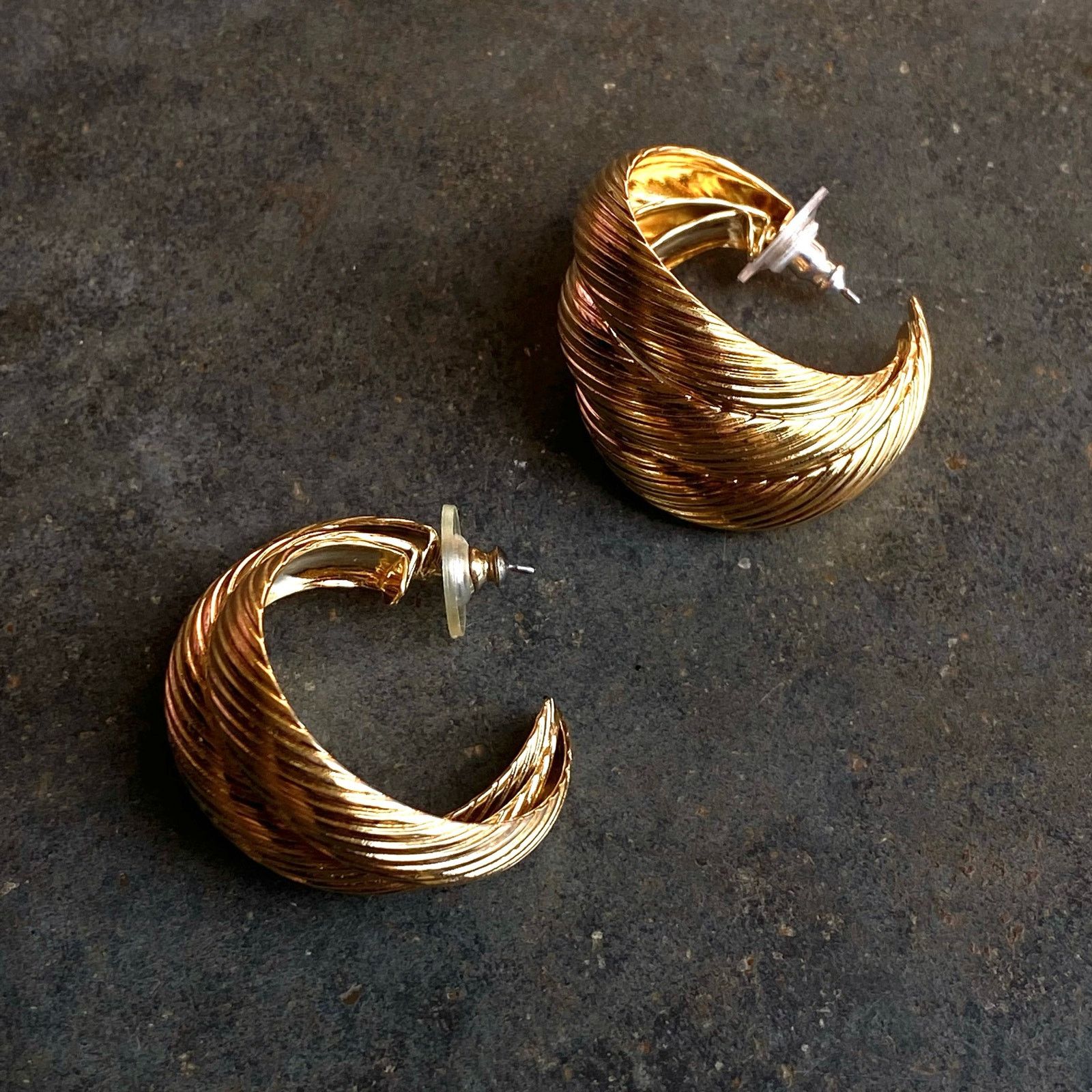 Vintage Vtg 80s Gold Tone Chunky Hoop Earrings Size ONE SIZE - 3 Thumbnail