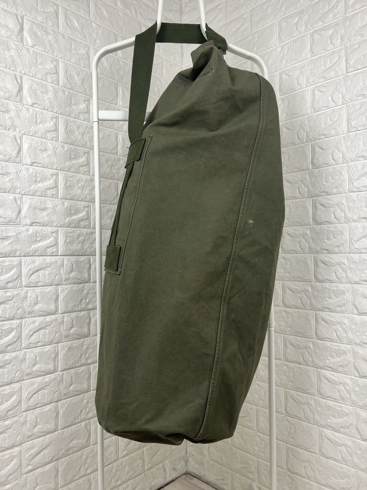 Vintage Vintage 1970s 70s US Military Canvas Bag Shoulder Strap Army Size ONE SIZE - 2 Thumbnail