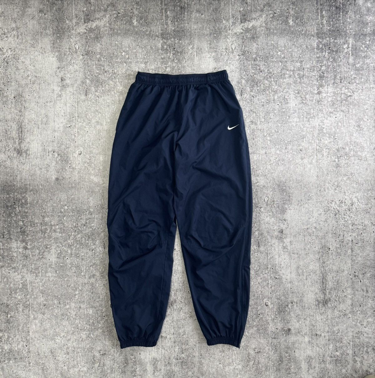 Vintage Nike Vintage Pants Nylon Y2K Streetwear Joggers Size US 34 / EU 50 - 1 Thumbnail