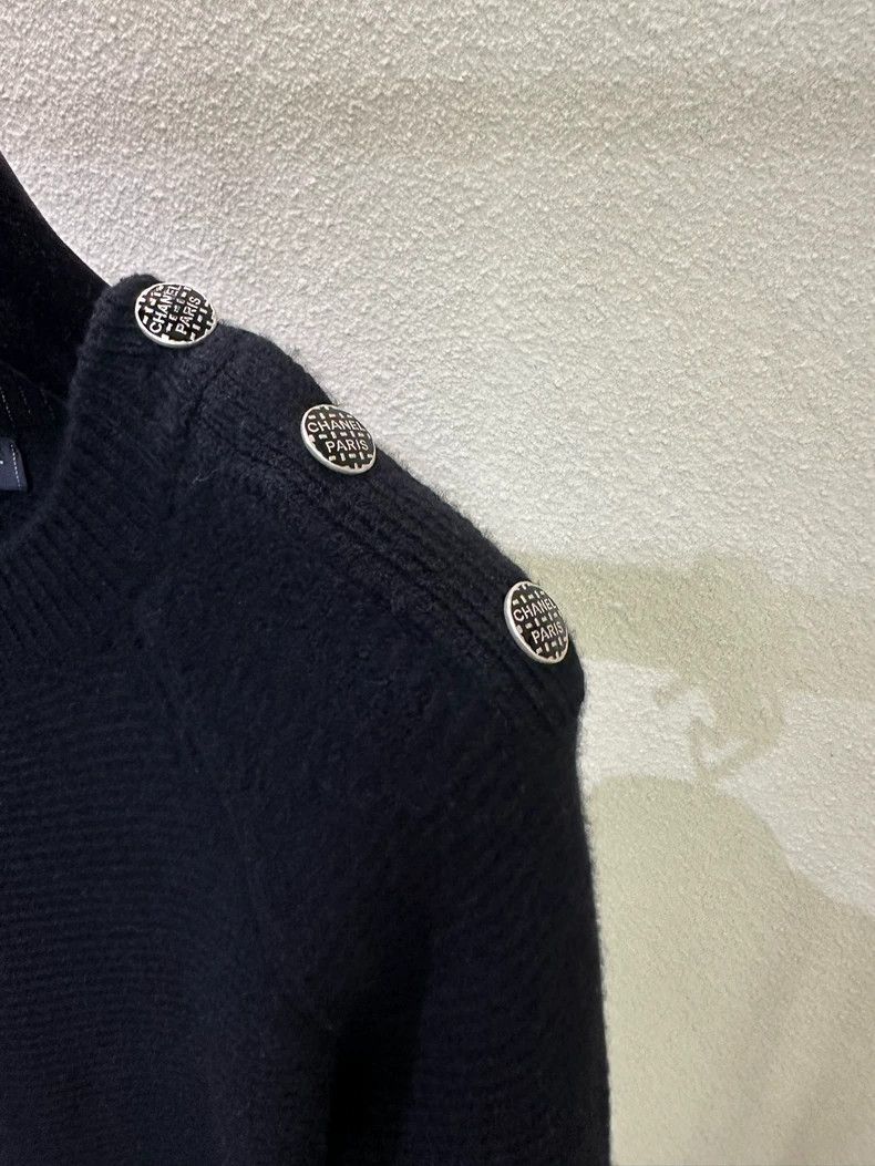 Chanel Chanel Logo shoulder button black cashmere sweater Size XS / US 0-2 / IT 36-38 - 3 Thumbnail