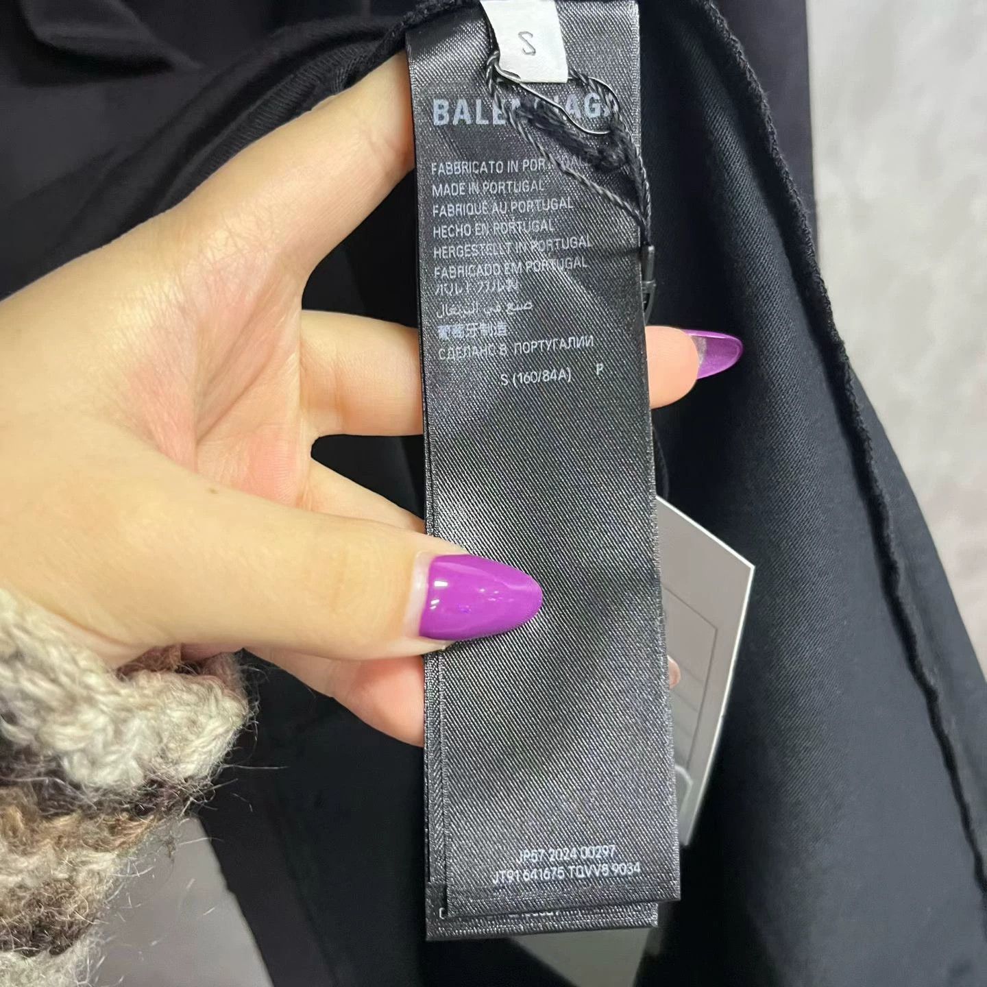 Balenciaga balenciaga black heart graphic short sleeve t-shirt Size US S / EU 44-46 / 1 - 3 Thumbnail