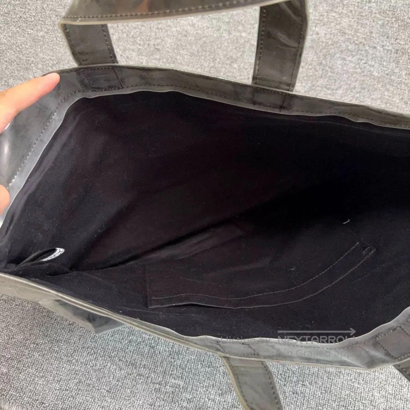 Comme des Garcons CDG Silver Solid Letter Print Large Tote. Size ONE SIZE - 5 Thumbnail