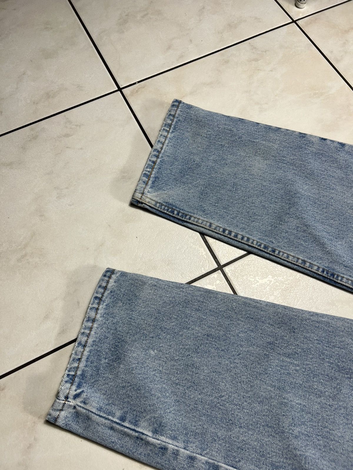 Levi's Vintage 90s Levi’s 550 light blue washed distressed jeans Size US 33 - 15 Thumbnail