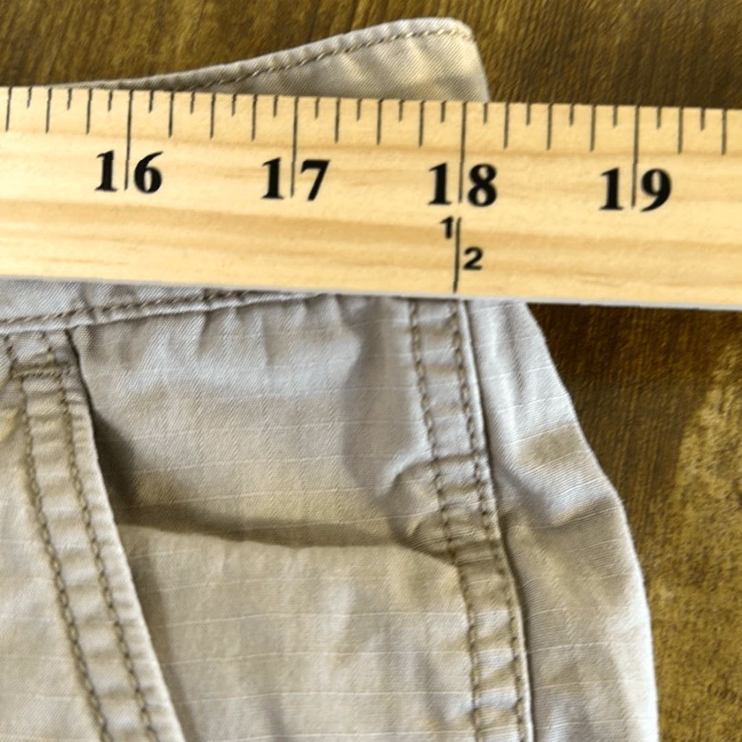 Levi's LEVI’S Cargo Utility Shorts 36 White Tab Khaki Mens Button Snap Pockets Ripstop Tan Blue Exterior Style Cargo Men 36 Shorts Size US 36 / EU 52 - 6 Thumbnail