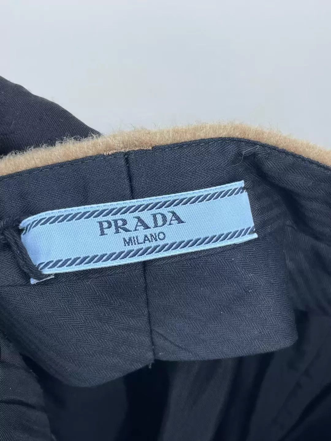 Prada Prada 24 Camel Hair Wide Leg Short 36 99New w/Tags Size 25" / US 0 / IT 36 - 6 Thumbnail