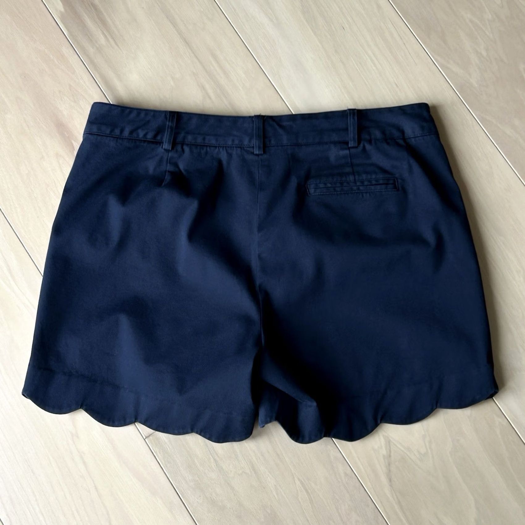 J.McLaughlin VINTAGE J. McLaughlin Chino Blue Scalloped Shorts 5” Inseam Women's 10 Size 32" / US 10 / IT 46 - 2 Thumbnail