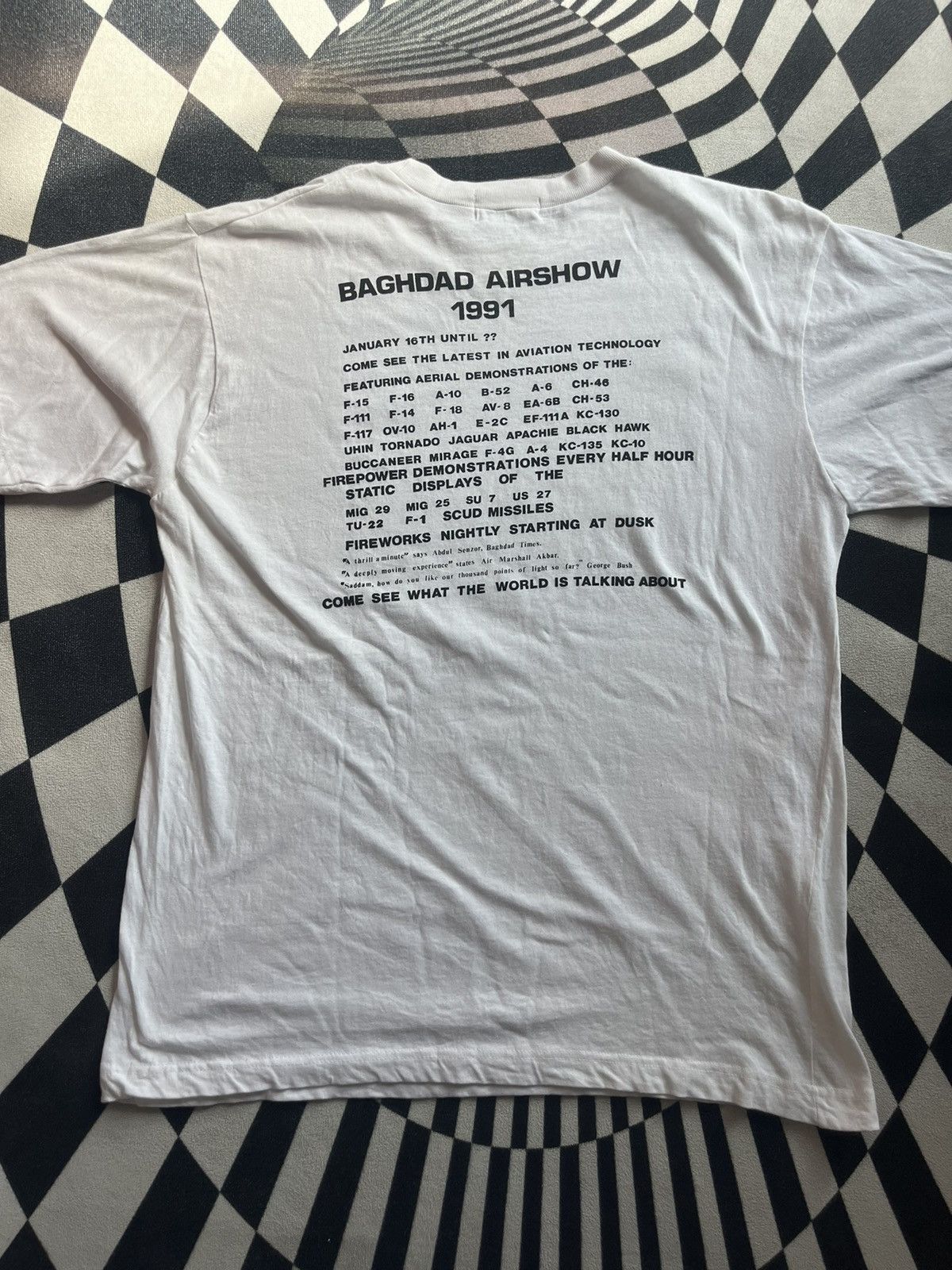 Arts & Science Vintage BAGHDAD AIRSHOW 1991’s Holy War Holy Shit ! Tshirt Size US L / EU 52-54 / 3 - 8 Thumbnail