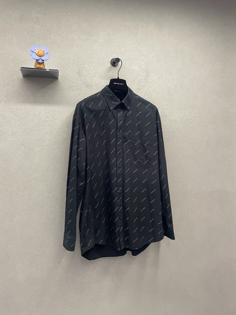Balenciaga Balenciaga size 38 Black Logo Full Print Casual Shirt~ Siz Size XS / US 0-2 / IT 36-38 - 2 Thumbnail