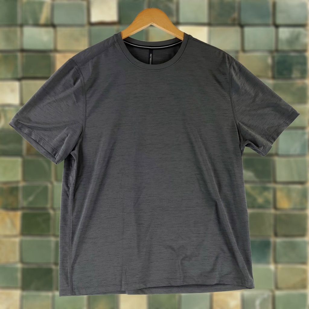 Ten Thousand Ten Thousand Shirt Athletic Pullover Performance Gray Shirt Sleeve Mens XL Size US XL / EU 56 / 4 - 1 Thumbnail